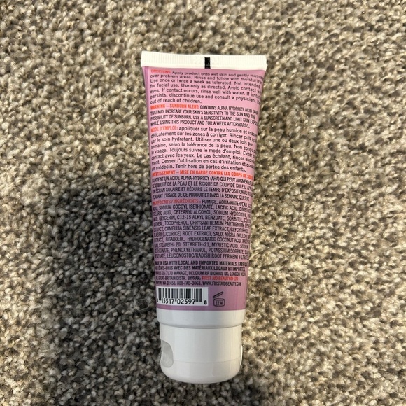 First Aid Beauty KP Bump Eraser Body Scrub - Pink and White - Picture 2 of 2
